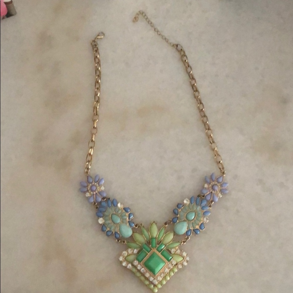 Statement necklace